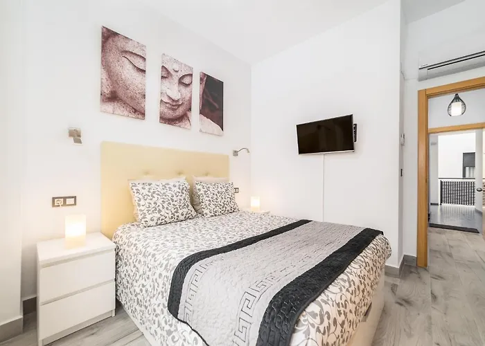 Malaga Suite Picasso With Swimming Pool And Parking In The Center!