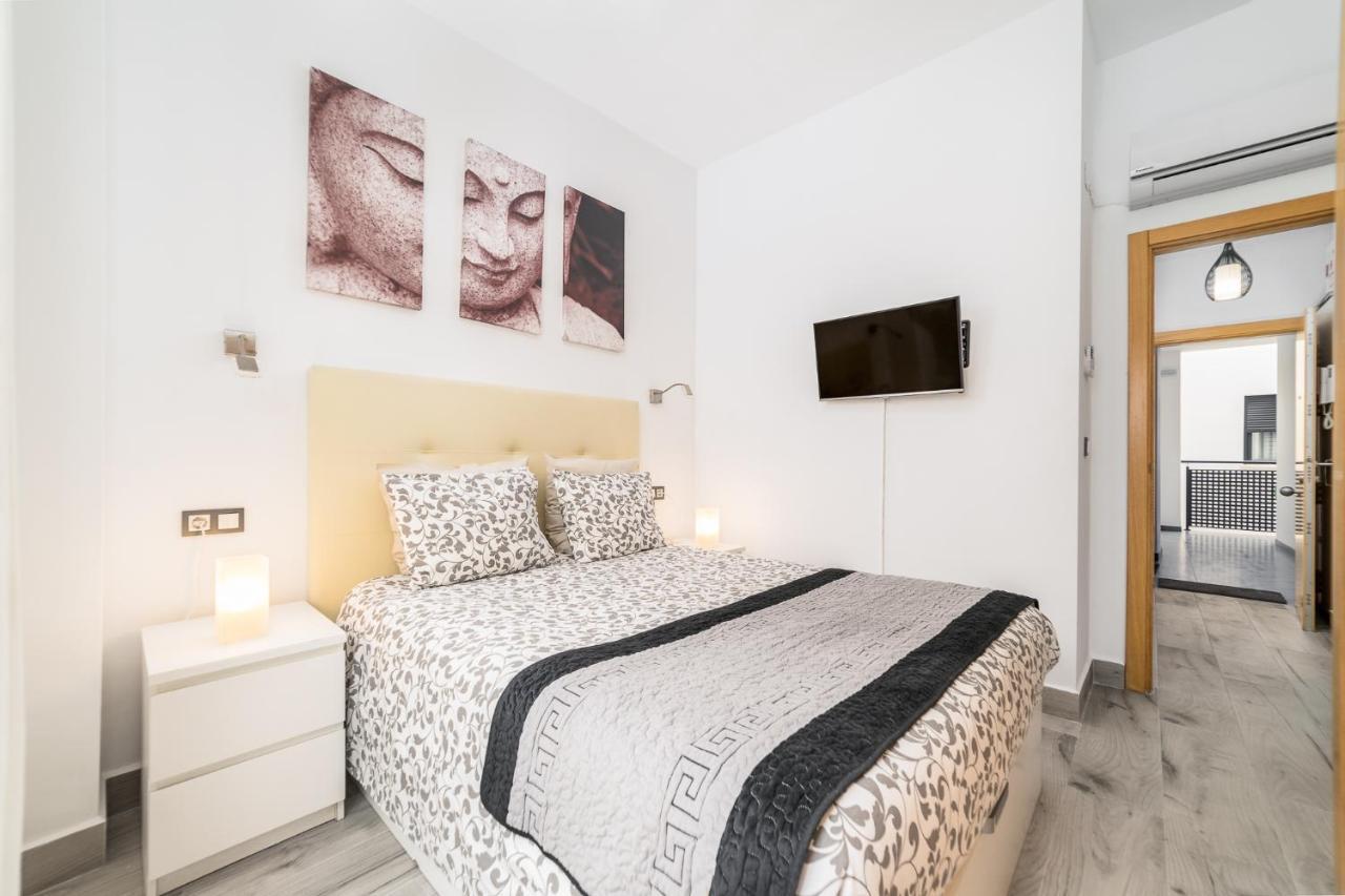Picasso With Swimming Pool And Parking In The Center! * Màlaga